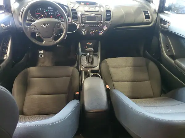 3KPFK4A7XHE108684 2017 KIA FORTE - Image 8