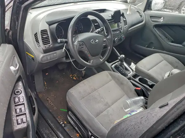 3KPFK4A7XHE108989 2017 KIA FORTE - Image 8