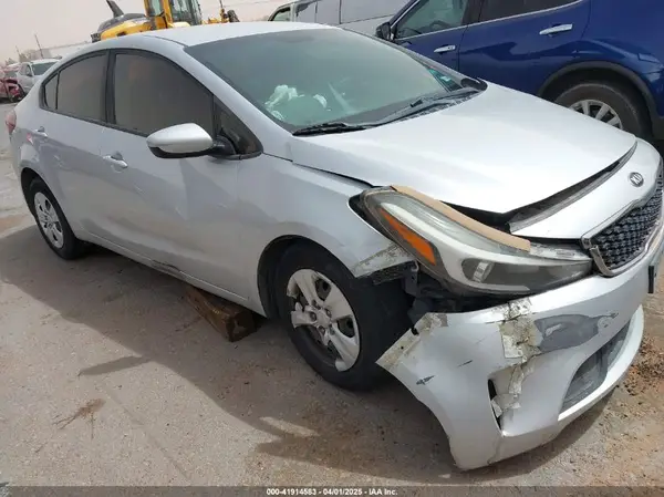 3KPFK4A7XHE109060 2017 KIA FORTE - Image 1