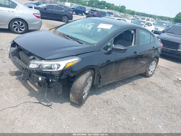 3KPFK4A7XHE110497 2017 KIA FORTE - Image 2