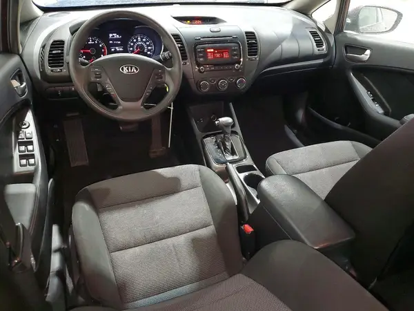 3KPFK4A7XHE111004 2017 KIA FORTE - Image 8