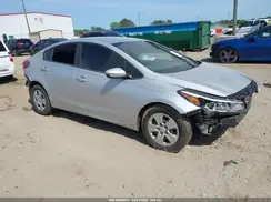 3KPFK4A7XHE111083 2017 KIA FORTE