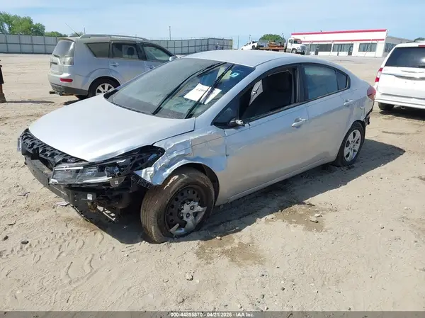 3KPFK4A7XHE111083 2017 KIA FORTE - Image 2