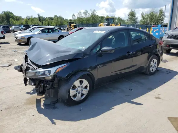 3KPFK4A7XHE112590 2017 KIA FORTE - Image 1