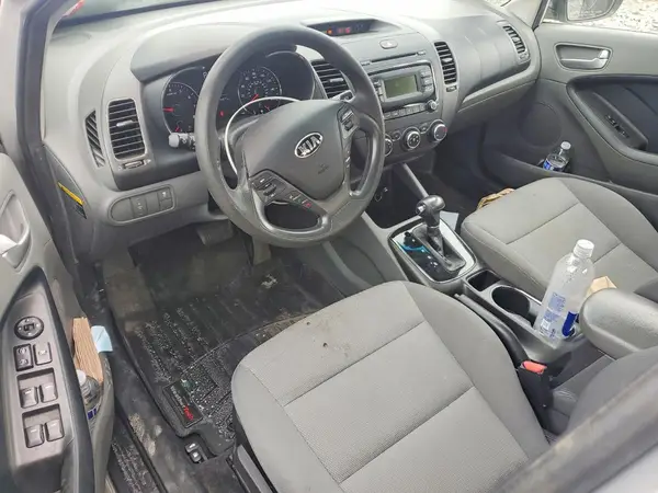 3KPFK4A7XHE112699 2017 KIA FORTE - Image 8
