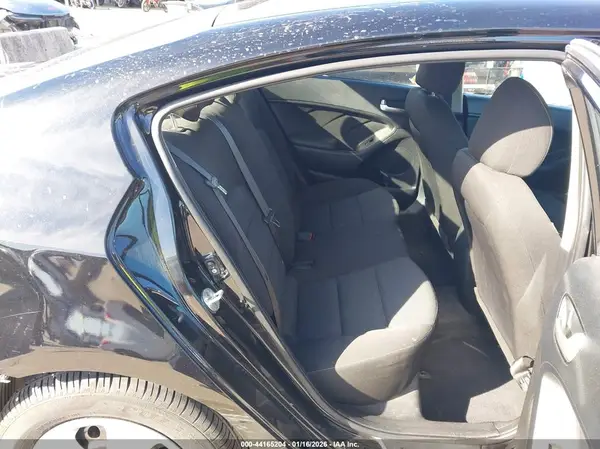 3KPFK4A7XHE114307 2017 KIA FORTE - Image 8