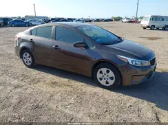3KPFK4A7XHE114727 2017 KIA FORTE