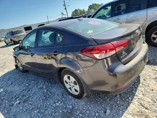 3KPFK4A7XHE114730 2017 KIA FORTE - Image 2