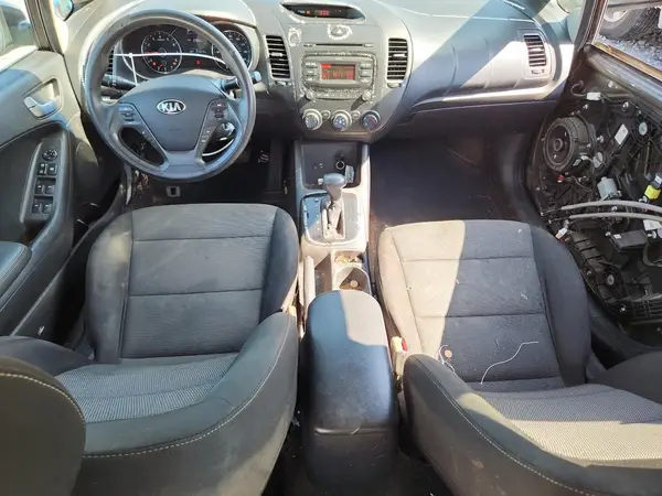 3KPFK4A7XHE114730 2017 KIA FORTE - Image 8