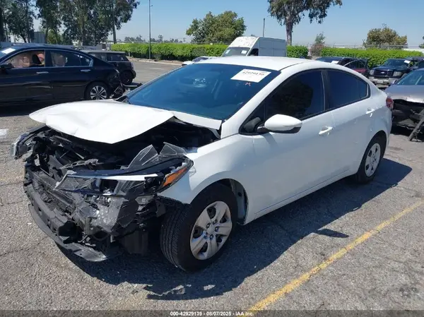 3KPFK4A7XHE116574 2017 KIA FORTE - Image 2