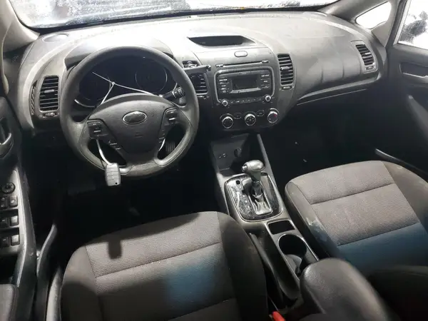 3KPFK4A7XHE117868 2017 KIA FORTE - Image 8