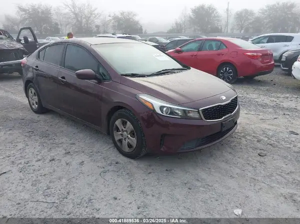 3KPFK4A7XHE118082 2017 KIA FORTE - Image 1