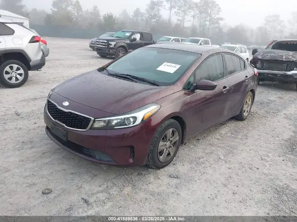 3KPFK4A7XHE118082 2017 KIA FORTE - Image 2