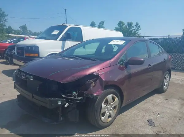 3KPFK4A7XHE122441 2017 KIA FORTE - Image 2