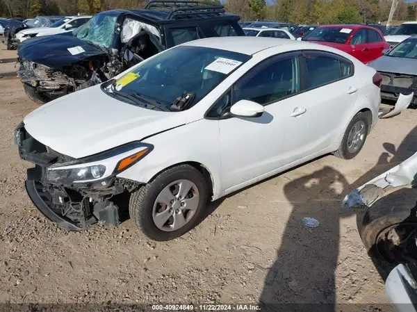 3KPFK4A7XHE123508 2017 KIA FORTE - Image 2
