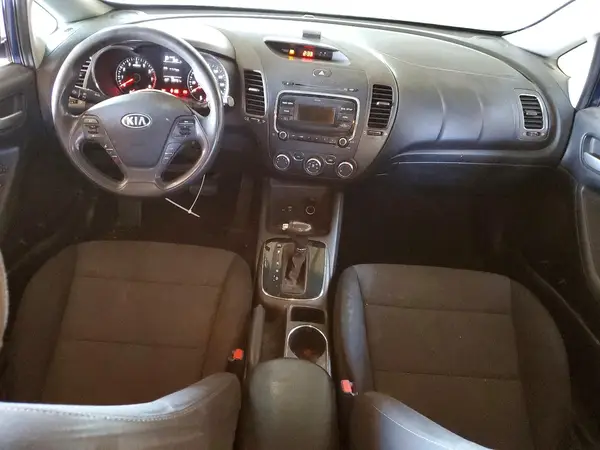 3KPFK4A7XHE123945 2017 KIA FORTE - Image 8