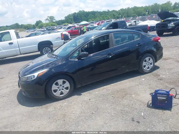 3KPFK4A7XHE124190 2017 KIA FORTE - Image 2