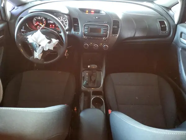 3KPFK4A7XHE125193 2017 KIA FORTE - Image 8