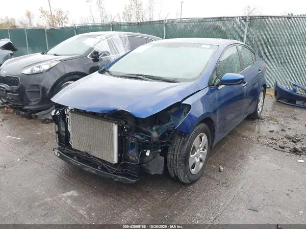 3KPFK4A7XHE127025 2017 KIA FORTE - Image 2
