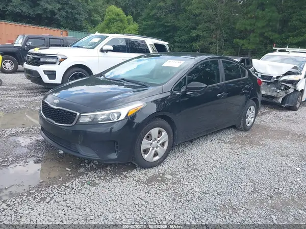3KPFK4A7XHE127056 2017 KIA FORTE - Image 2