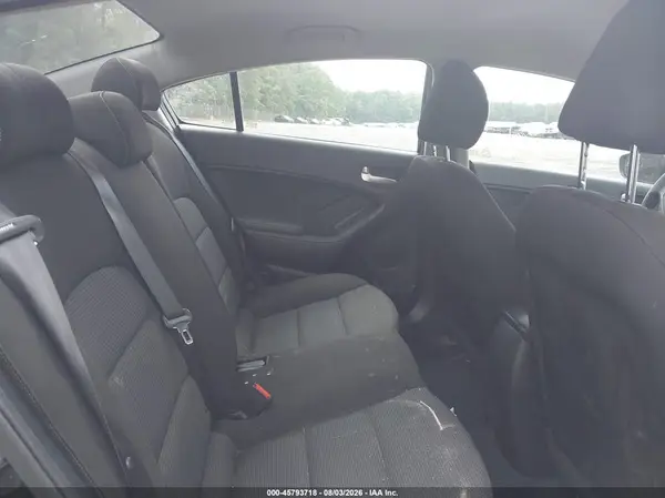 3KPFK4A7XHE127056 2017 KIA FORTE - Image 8
