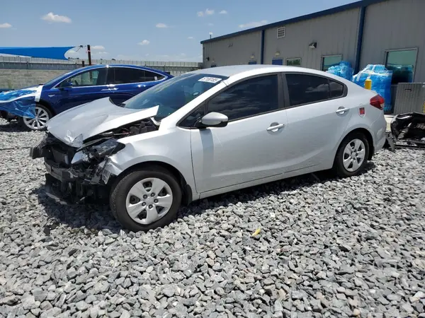 3KPFK4A7XHE130247 2017 KIA FORTE - Image 1