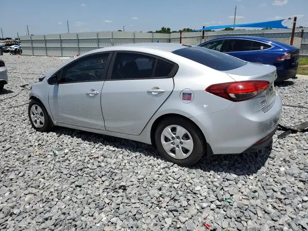 3KPFK4A7XHE130247 2017 KIA FORTE - Image 2