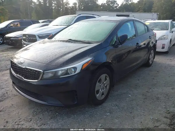 3KPFK4A7XHE131270 2017 KIA FORTE - Image 2
