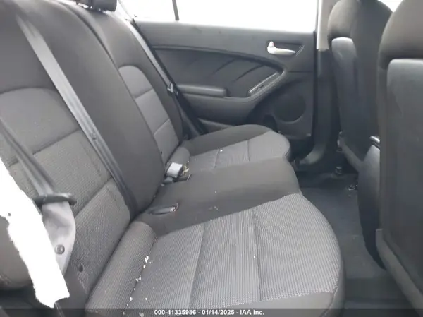 3KPFK4A7XHE134590 2017 KIA FORTE - Image 8