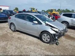 3KPFK4A7XHE136825 2017 KIA FORTE