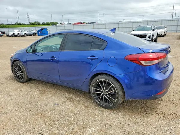 3KPFK4A7XHE137988 2017 KIA FORTE - Image 2