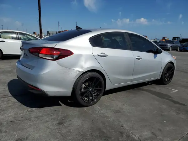 2017 KIA FORTE COPART lot 55512135 auction photo 3