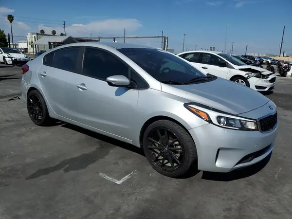2017 KIA FORTE COPART lot 55512135 auction photo 4