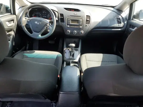 3KPFK4A7XHE138204 2017 KIA FORTE - Image 8