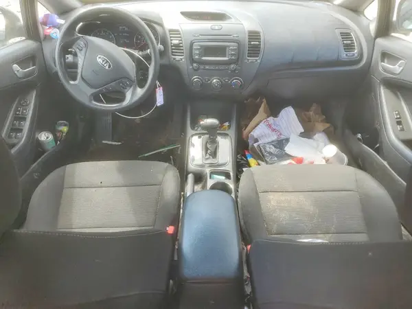 3KPFK4A7XHE138378 2017 KIA FORTE - Image 8