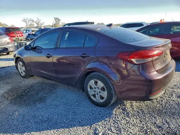 3KPFK4A7XHE138414 2017 KIA FORTE - Image 2