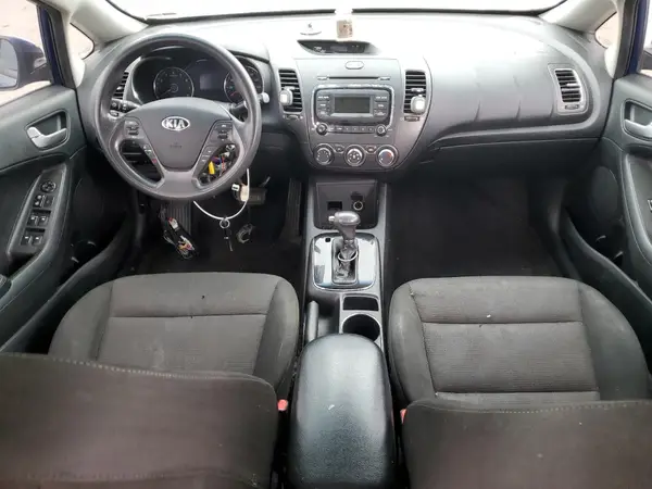 3KPFK4A7XHE138865 2017 KIA FORTE - Image 8