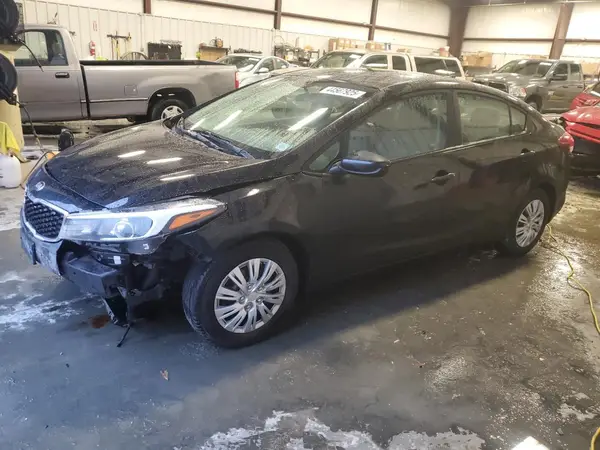 3KPFK4A7XHE138915 2017 KIA FORTE - Image 1