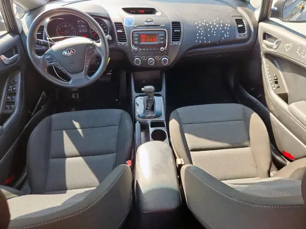 3KPFK4A7XHE140311 2017 KIA FORTE - Image 8