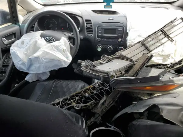 3KPFK4A7XHE141457 2017 KIA FORTE - Image 8