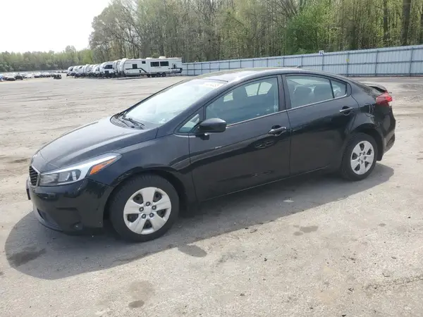 3KPFK4A7XHE143256 2017 KIA FORTE - Image 1