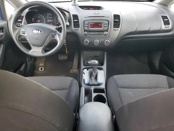 3KPFK4A7XHE143726 2017 KIA FORTE - Image 8
