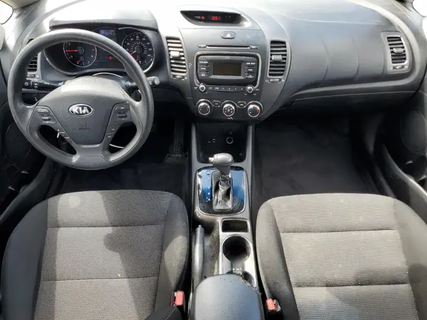 3KPFK4A7XHE143984 2017 KIA FORTE - Image 8