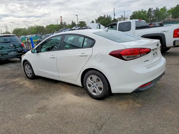 3KPFK4A7XHE144178 2017 KIA FORTE - Image 2