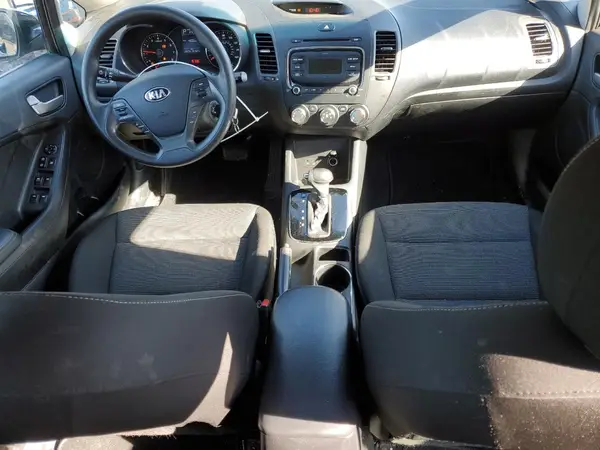 3KPFK4A7XHE148568 2017 KIA FORTE - Image 8