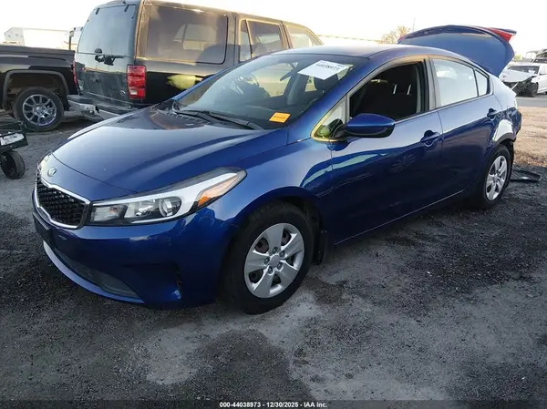 3KPFK4A7XHE151406 2017 KIA FORTE - Image 2