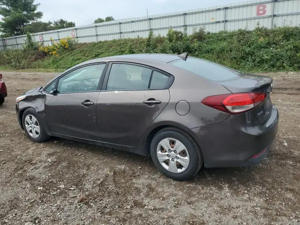 3KPFK4A7XHE151874 2017 KIA FORTE - Image 2