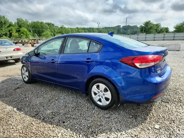 3KPFK4A7XHE153270 2017 KIA FORTE - Image 2