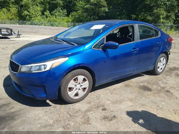 3KPFK4A7XHE154015 2017 KIA FORTE - Image 2