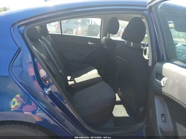 3KPFK4A7XHE154015 2017 KIA FORTE - Image 8